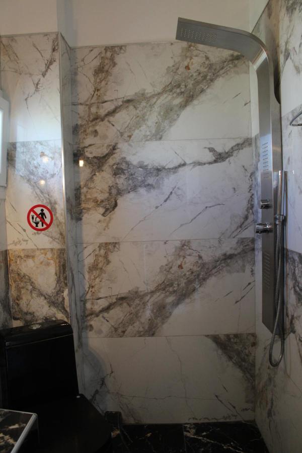 Azure Bliss Suites 尼基季 外观 照片