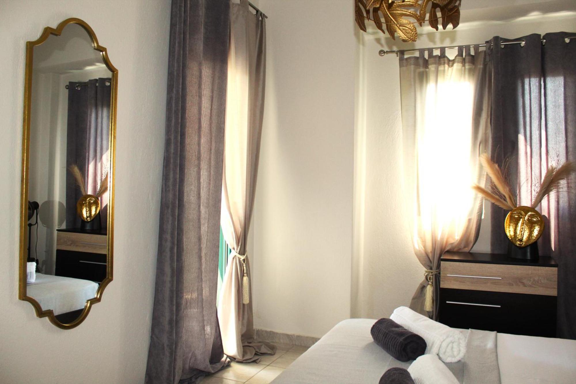 Azure Bliss Suites 尼基季 外观 照片